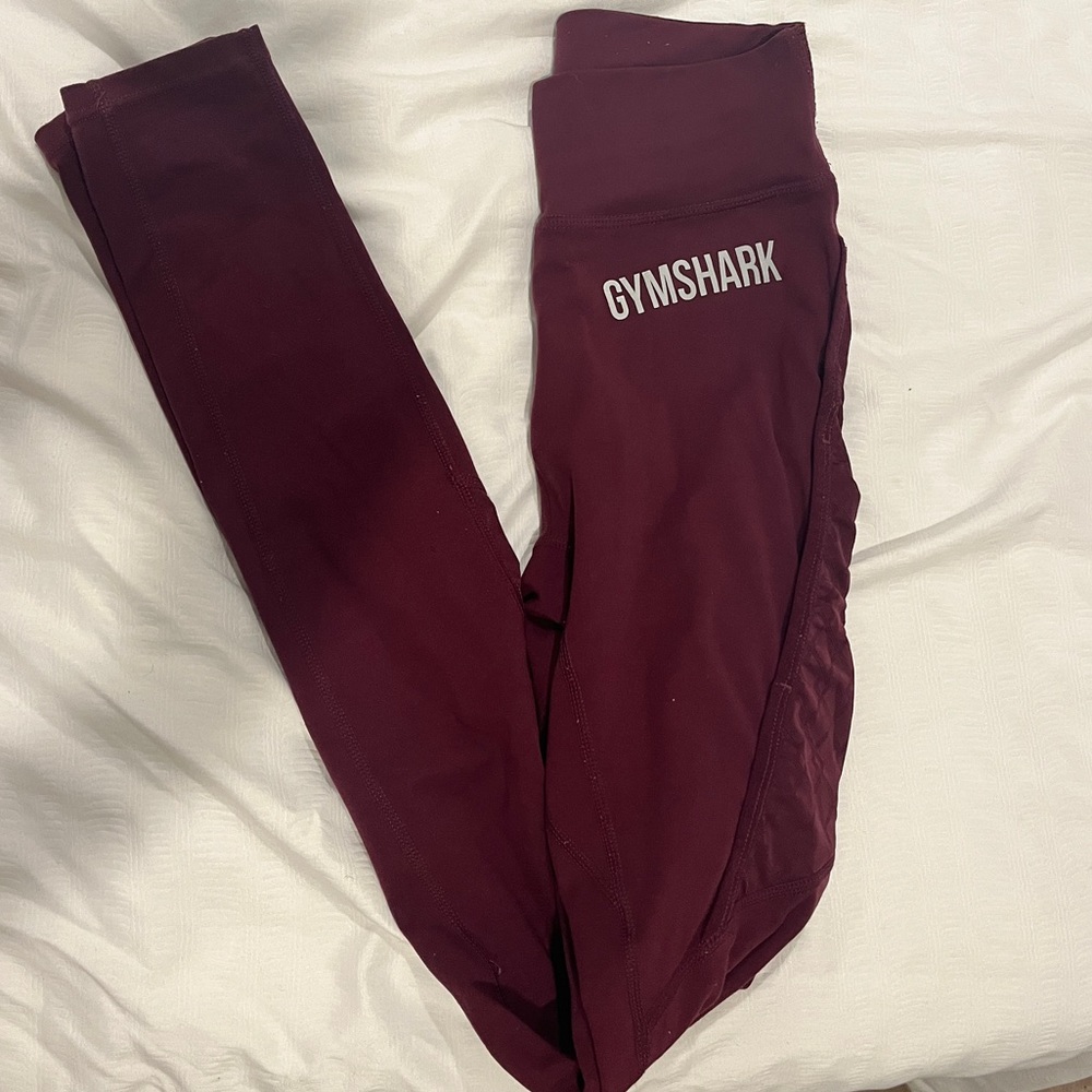 Women’s maroon/burgundy gym shark leggings size small